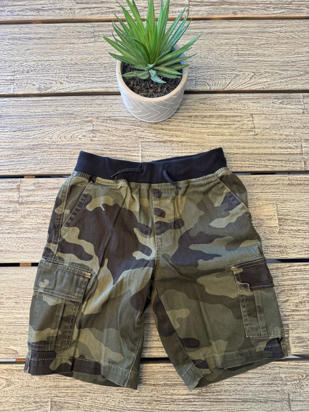 Boys Camo Cargo Shorts with Elastic Waist, Sz 10